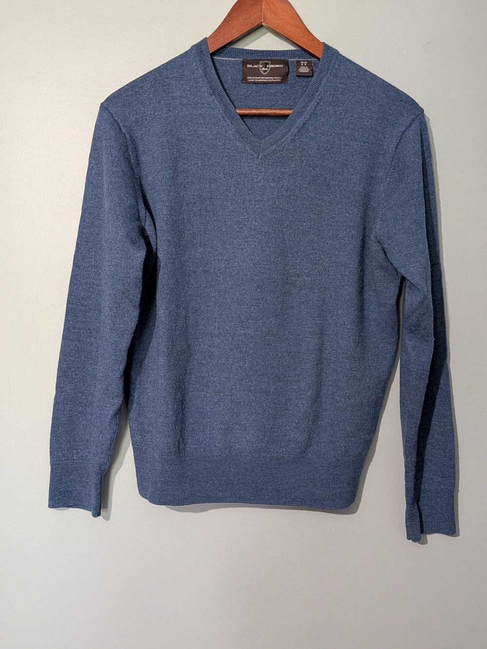Black Brown 1826 Men's 100% Marino Wool V-neck Sweater Navy Dark Academia